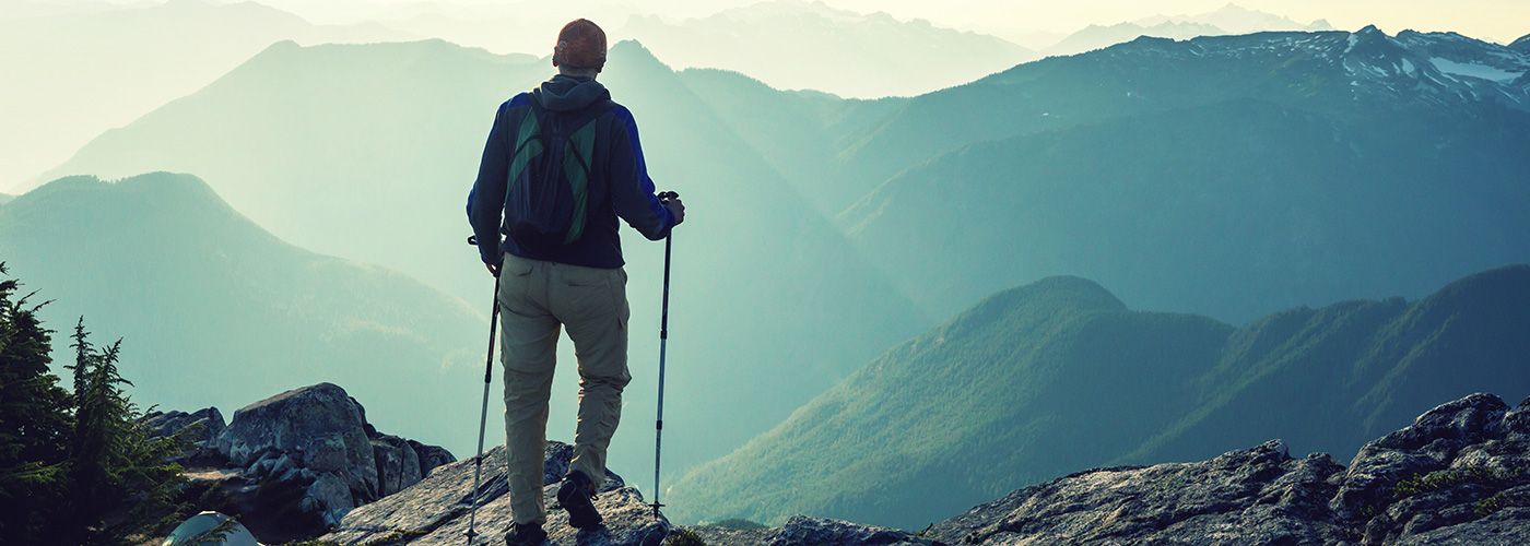 ATHLEISURE Cashmere Pullover beim Wandern